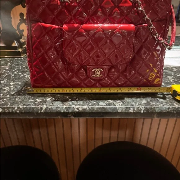 CHANEL Red Patent Quilted Tote - Picture 4 of 14